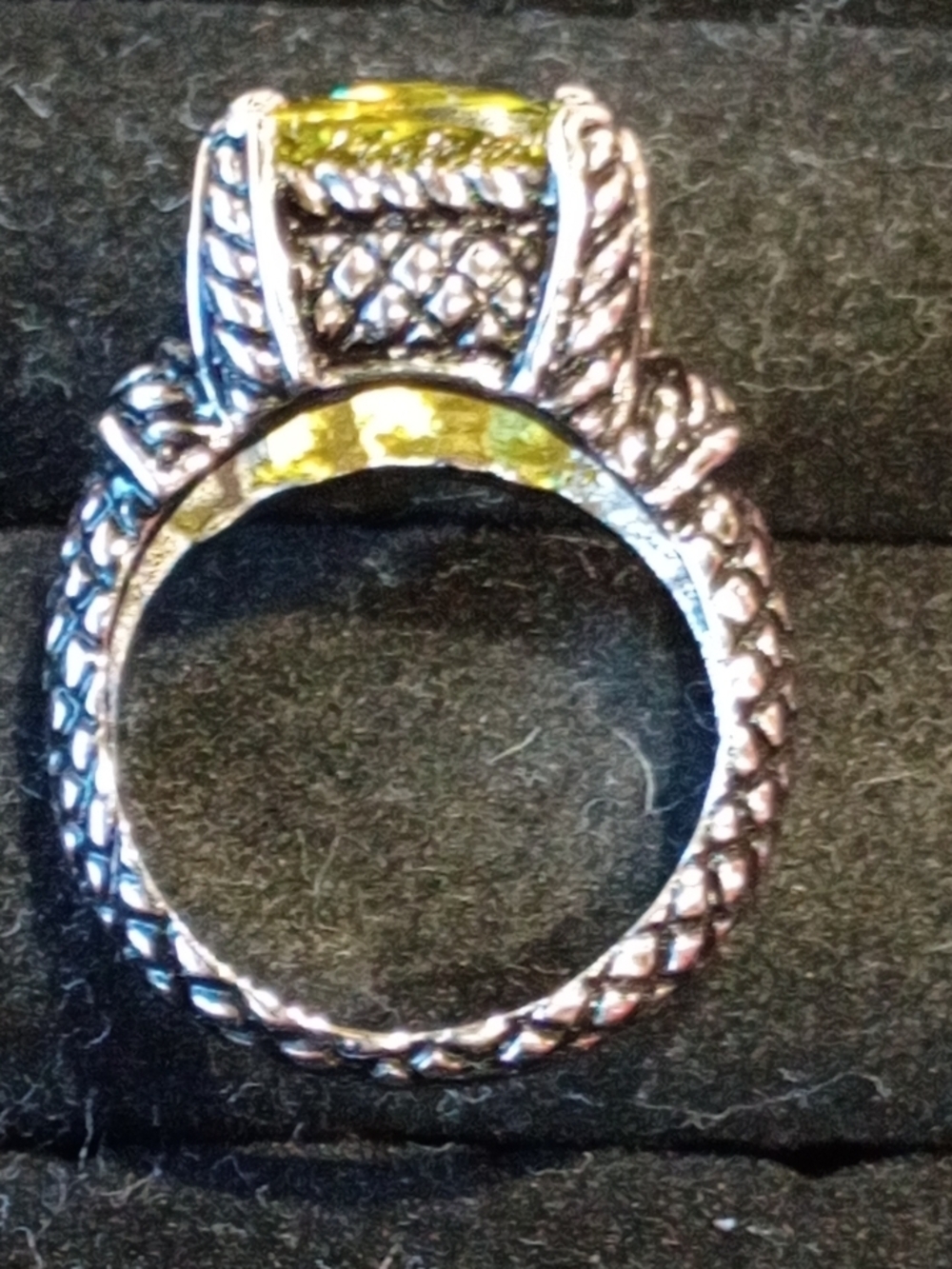 Ring Yellow/Green Cushion-Cut Gemstone Ring With PD Hallmark - Picture 6 of 15